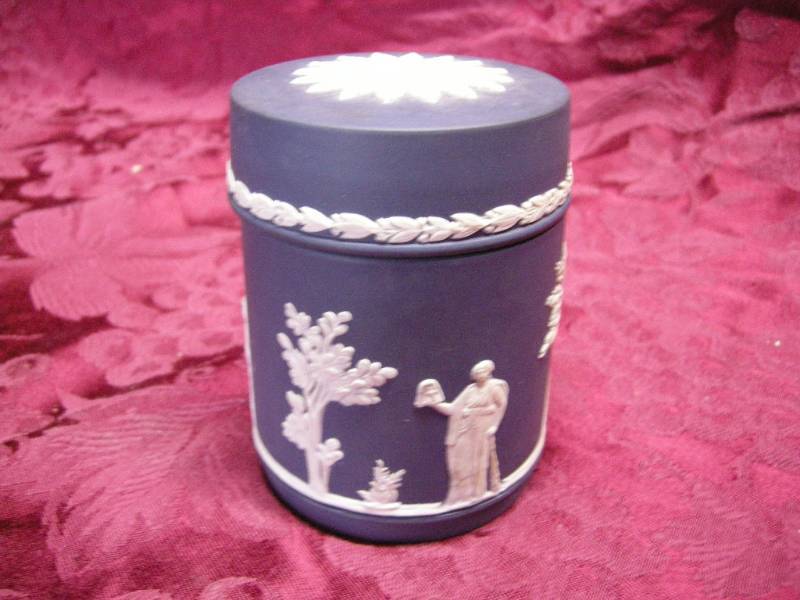 lot 41 image: Wedgwood Blue Jasperware Jar