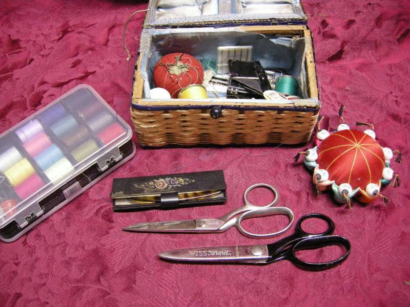 lot 44 image: Vintage Sewing