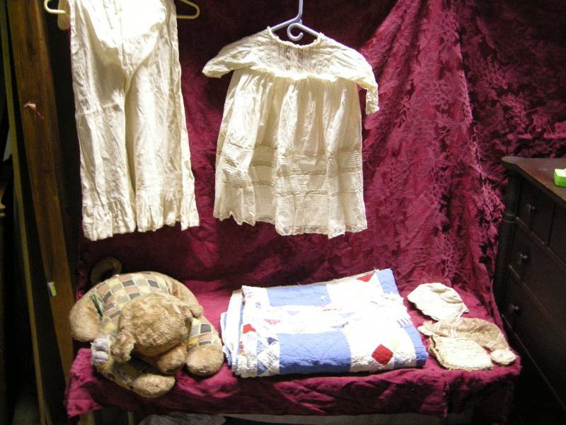 lot 43 image: Old Quilt & Teddy Bear