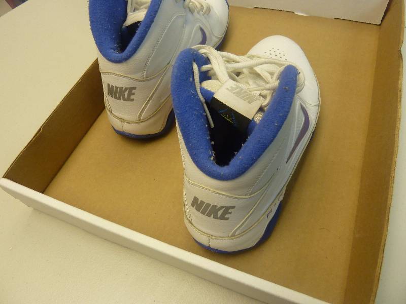 Nike Air Tennis Shoes