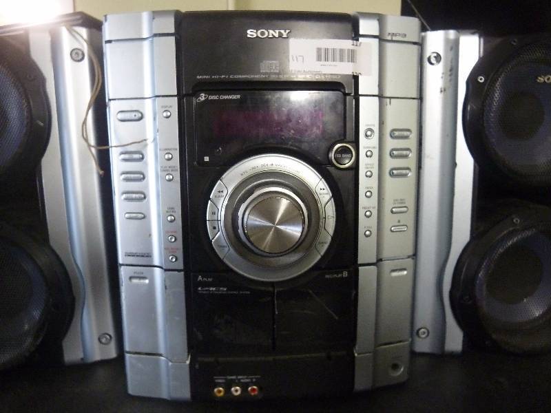 Sony Stereo with Speakers