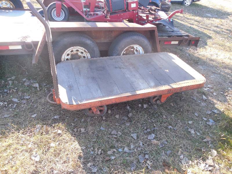 lot 4 image: Nutting 4 WHEEL Cart