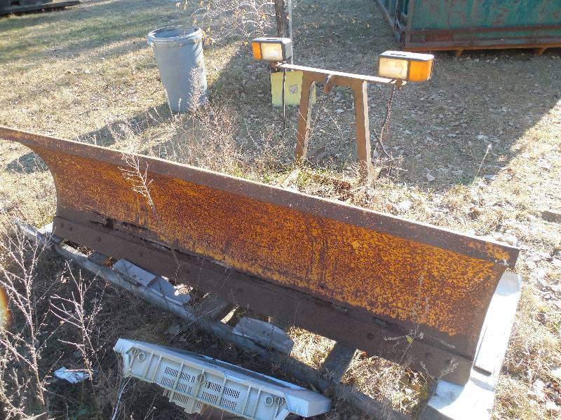 lot 5 image: 7 6 Leo Snow Plow with Hydro turn