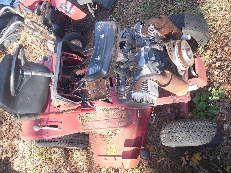 lot 14 image: 18 HP SNAPPER RIDER MOWER