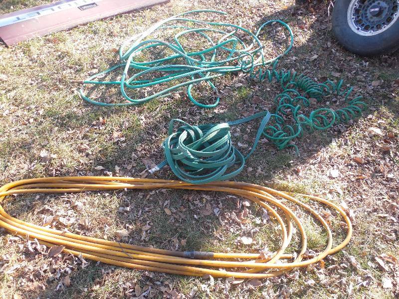 lot 16 image: ASSORTMENT GARDEN HOSES