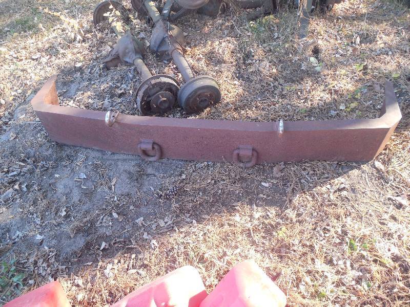 lot 21 image: HEAVY DUTY PICK-UP BUMPER