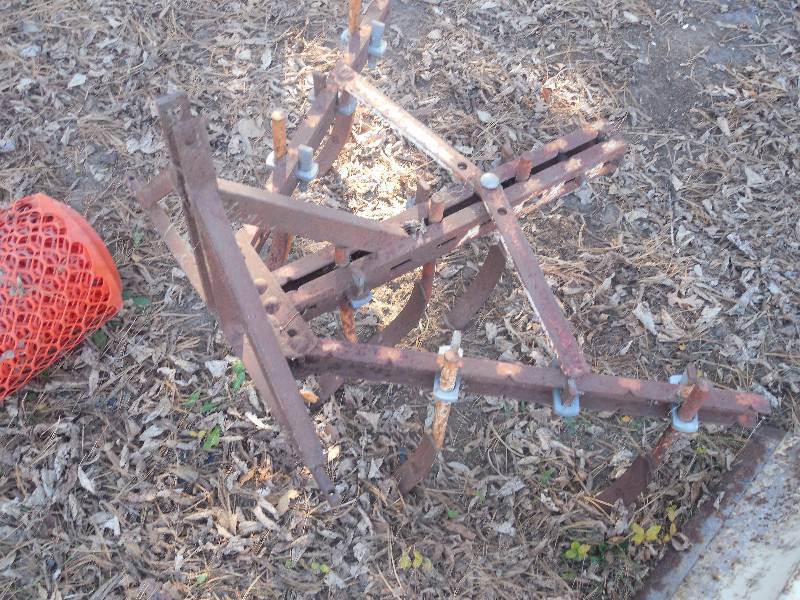 lot 26 image: THREE POINT CULTIVATOR
