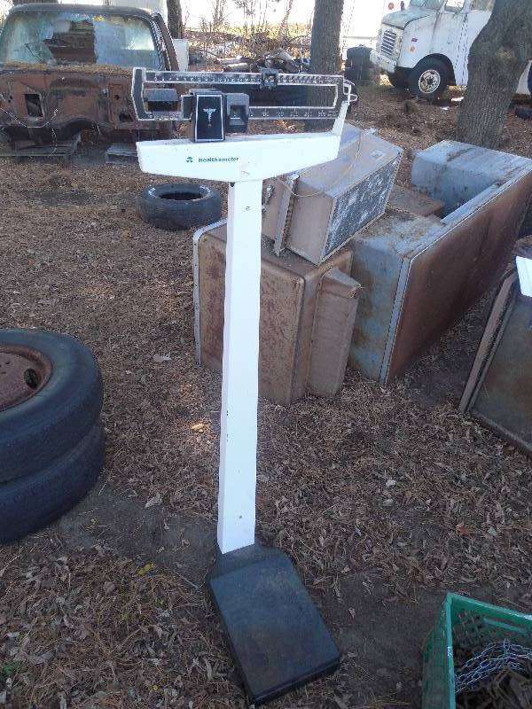 lot 35 image: HEALTH O METER SCALE