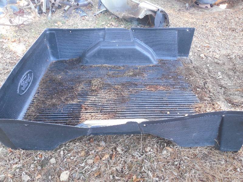 lot 36 image: FORD BED LINER