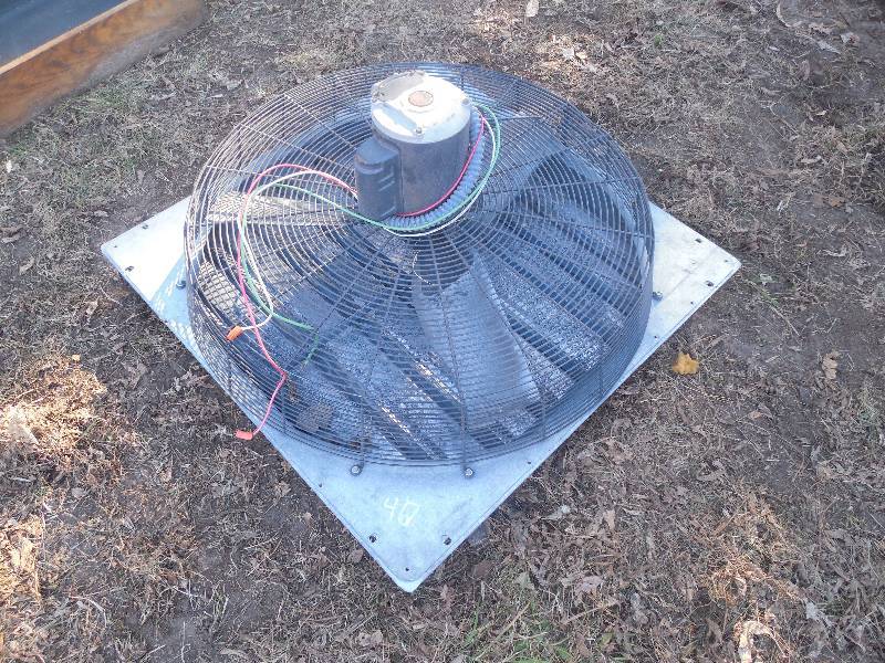 lot 47 image: 33 INCH VETALATION VENT
