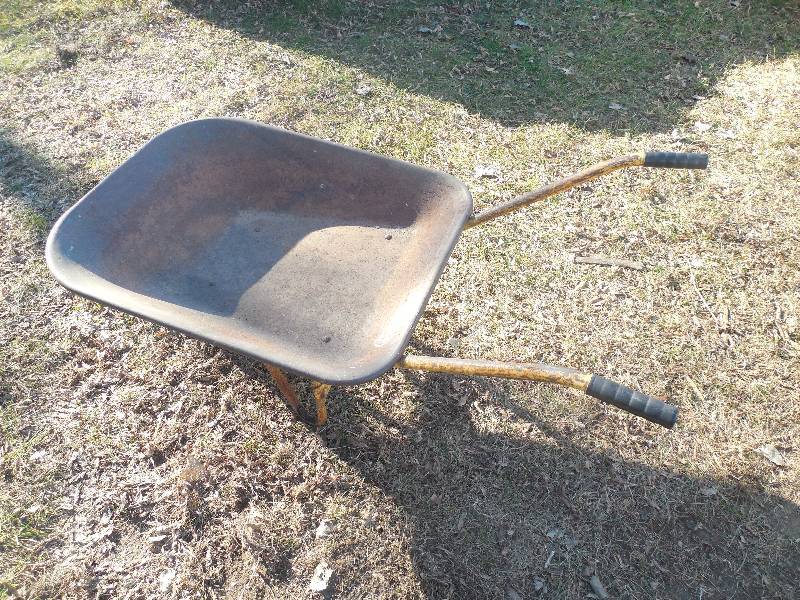 lot 53 image: WHEEL BARREL