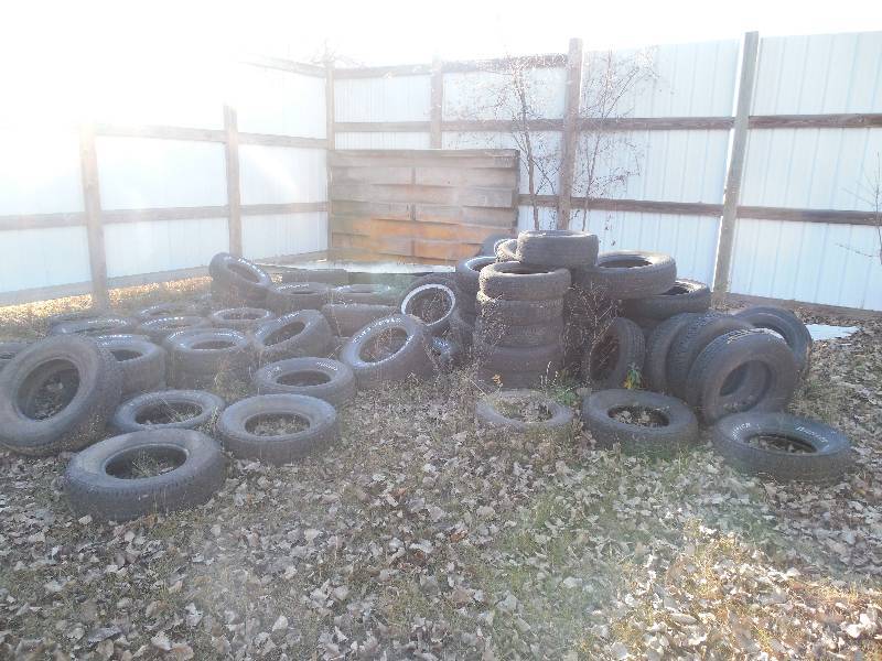 lot 59 image: MASSIVE PILE OF TIRES