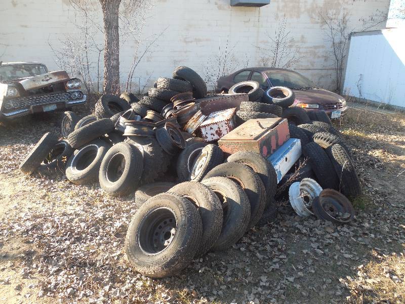 lot 60 image: MASSIVE PILE OF TIRES & RIMS