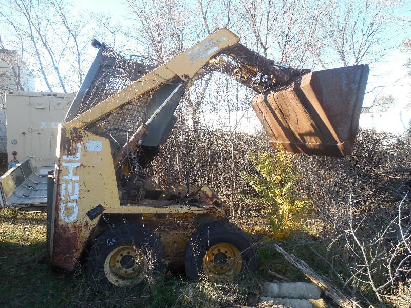 lot 62 image: GEHL 5625 SKIDLOADER