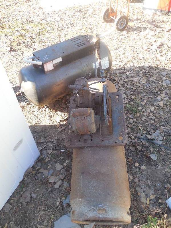 lot 66 image: 2 AIR TANKS WITH COMPRESSOR