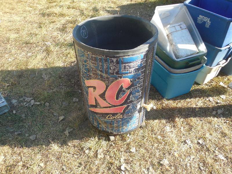 lot 72 image: RC COLA ICE TUB