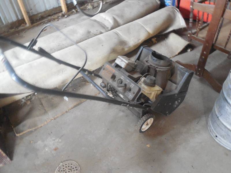 lot 86 image: SNOWBLOWER