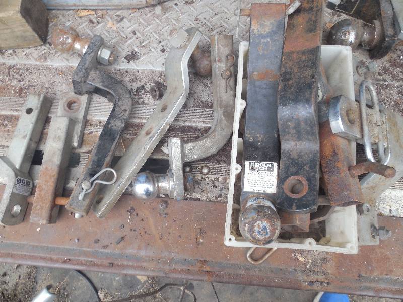 lot 109 image: PILE OF TRAILER HITCH RECIEVERS