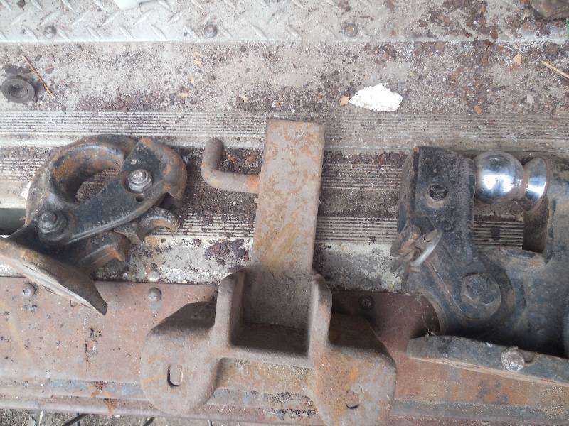 lot 110 image: PINTEL HITCH LOT
