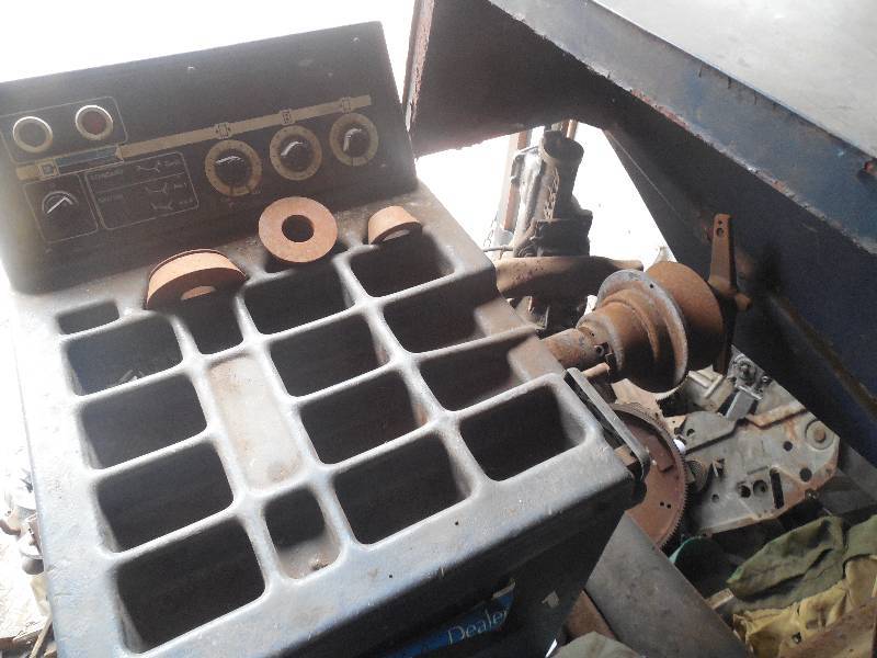 lot 111 image: GM TIRE WHEEL BALANCER