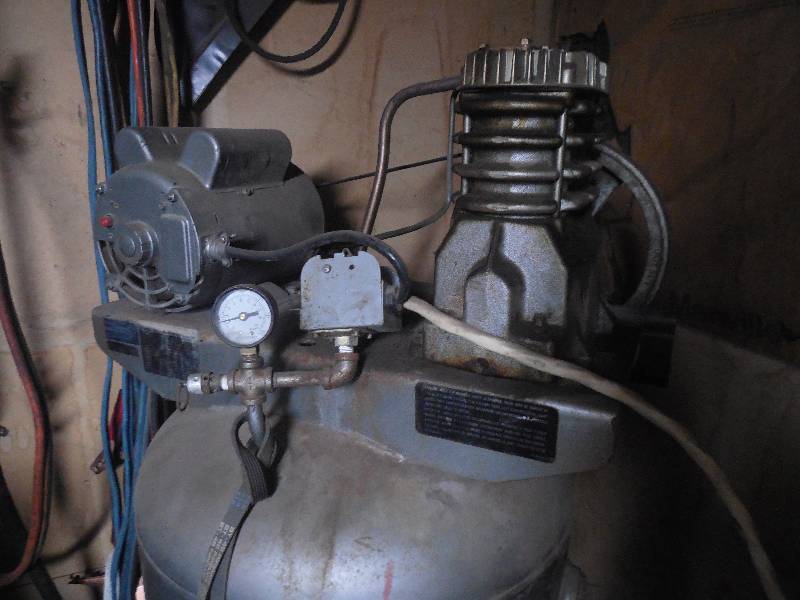 lot 120 image: 5 HP 155 PSI AIR COMPRESSOR