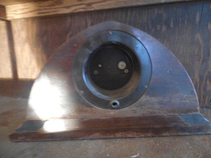 lot 127 image: ANTIQUE MANNING-BOWMAN CLOCK