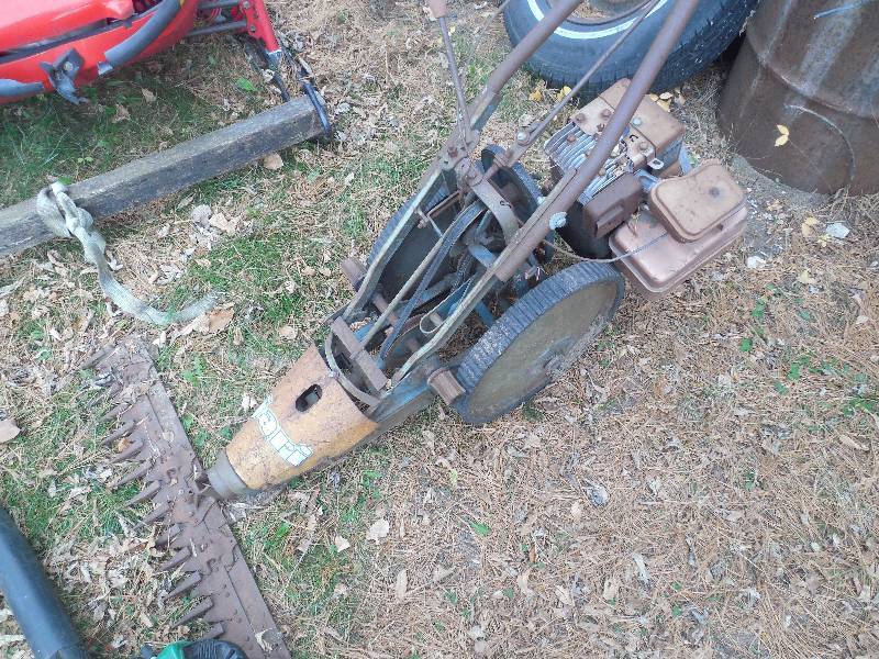 lot 148 image: JARI SICKLE MOWER