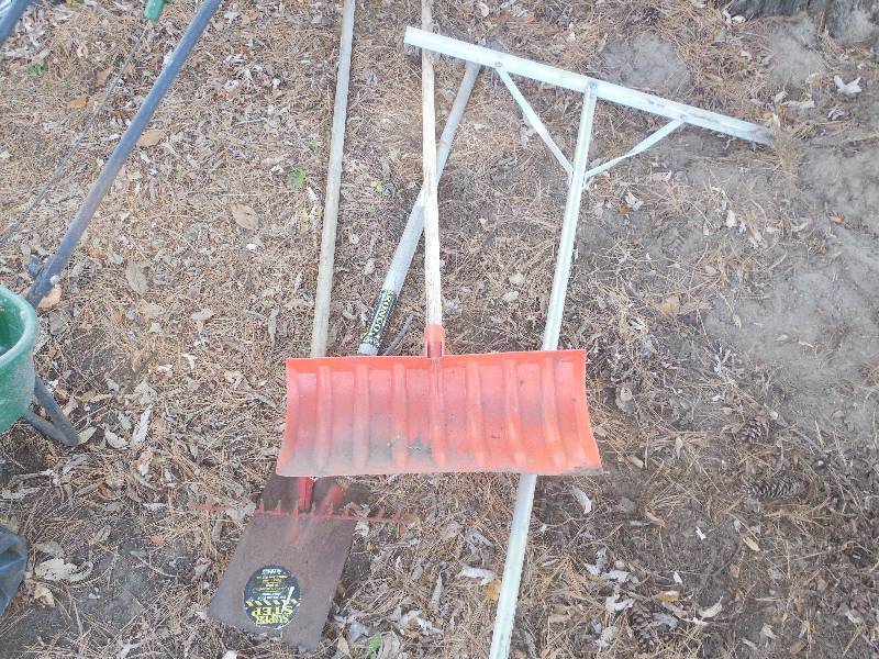lot 154 image: MISC RAKES SHOVELS,