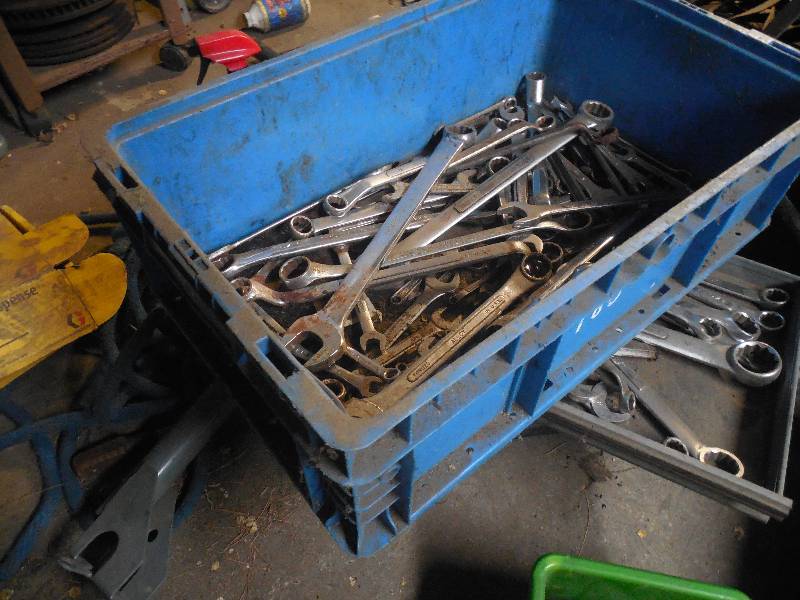 lot 185 image: HUGE ASSORTMENT OF WRENCHES