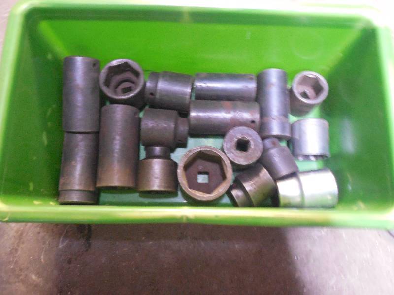 lot 190 image: IMPACT SOCKET LOT