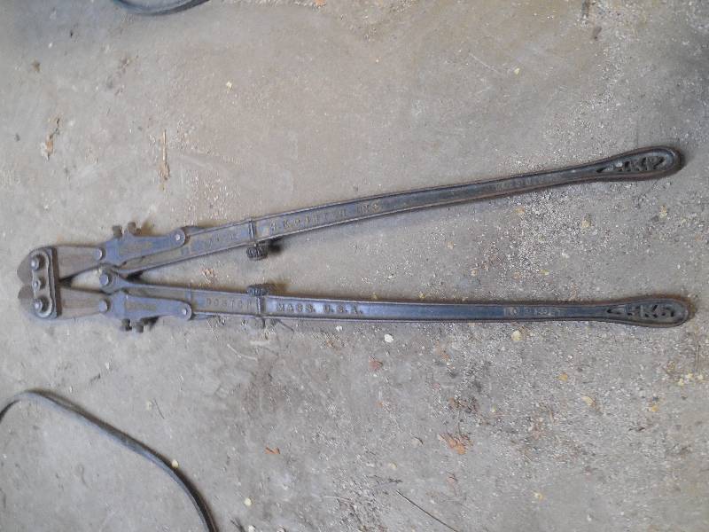 lot 196 image: 36 BOLT CUTTERS