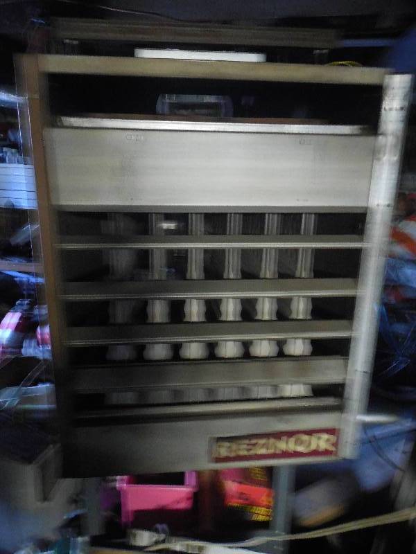 lot 198 image: REZNOR GARAGE  SHOP HEATER