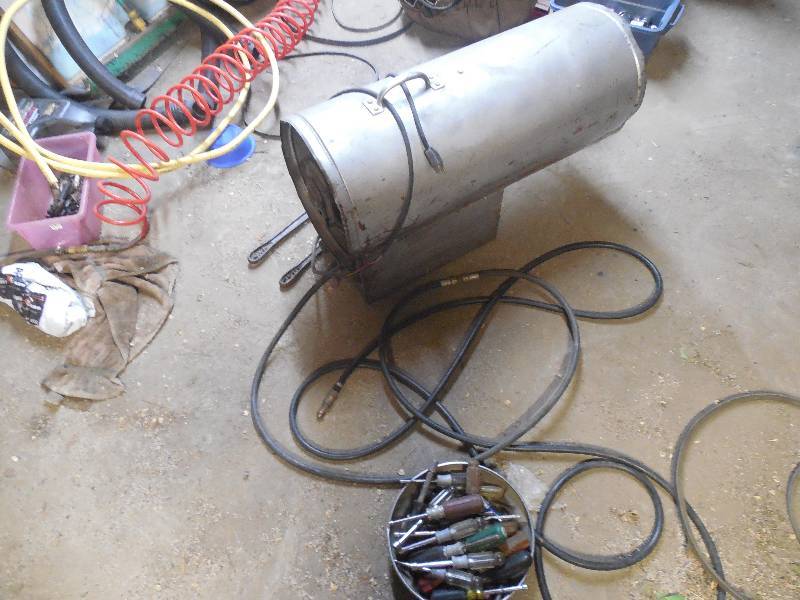 lot 199 image: PROPANE TORPEDO HEATER