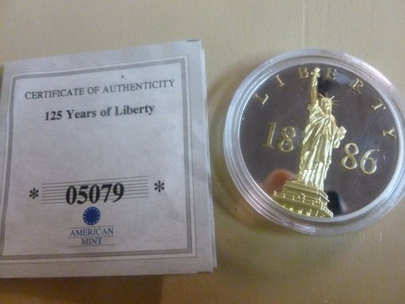 lot 52 image: Collector Coin