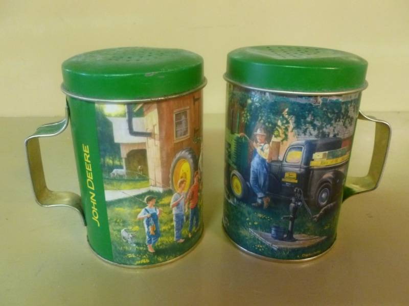 lot 75 image: John Deere Collectible