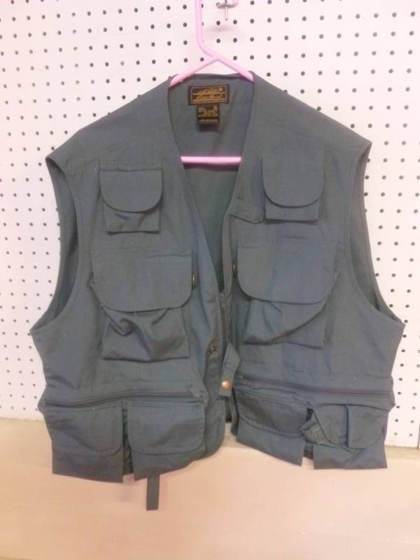 lot 88 image: Fly Fishing Vest