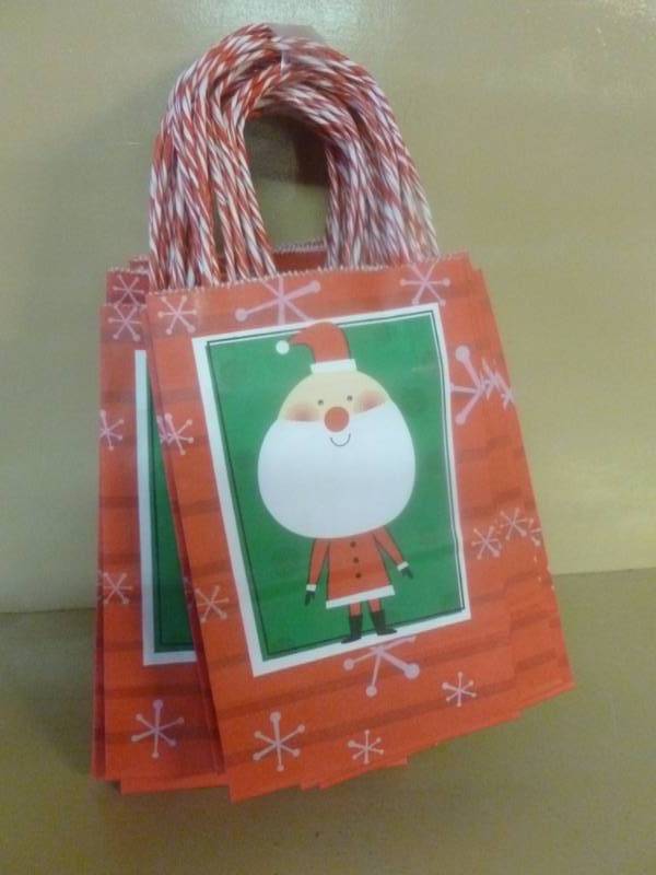 lot 112 image: New Holiday Gift Bags