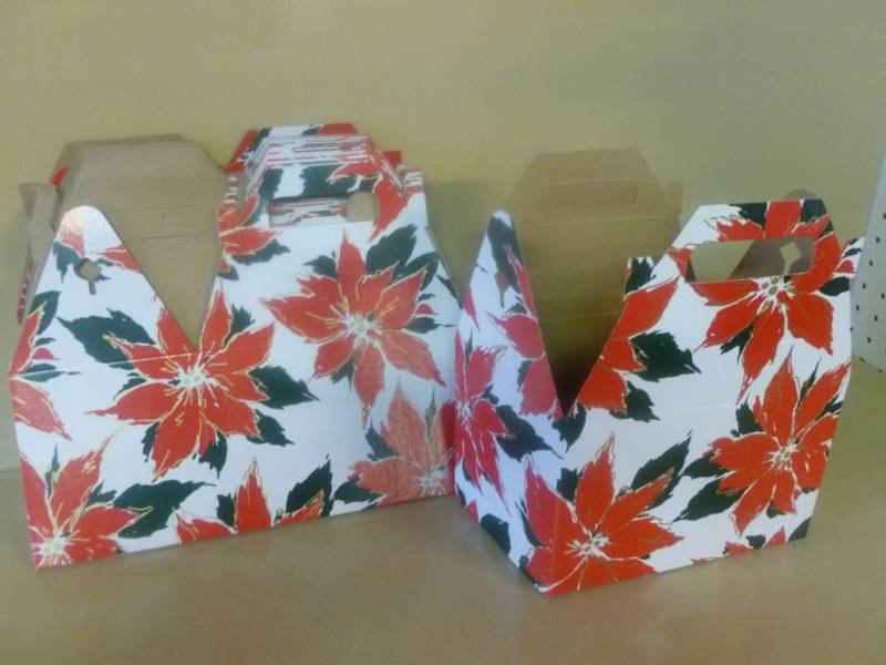 lot 144 image: New Holiday Gift Boxes