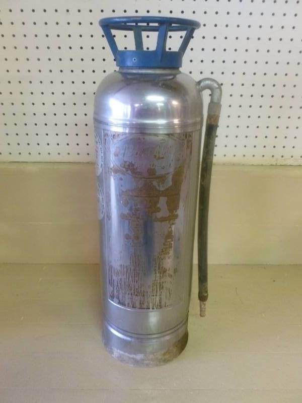 lot 173 image: Vintage Fire Extinguisher
