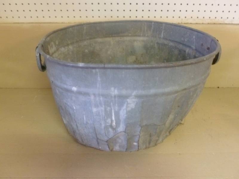 lot 186 image: Vintage Silage Bucket