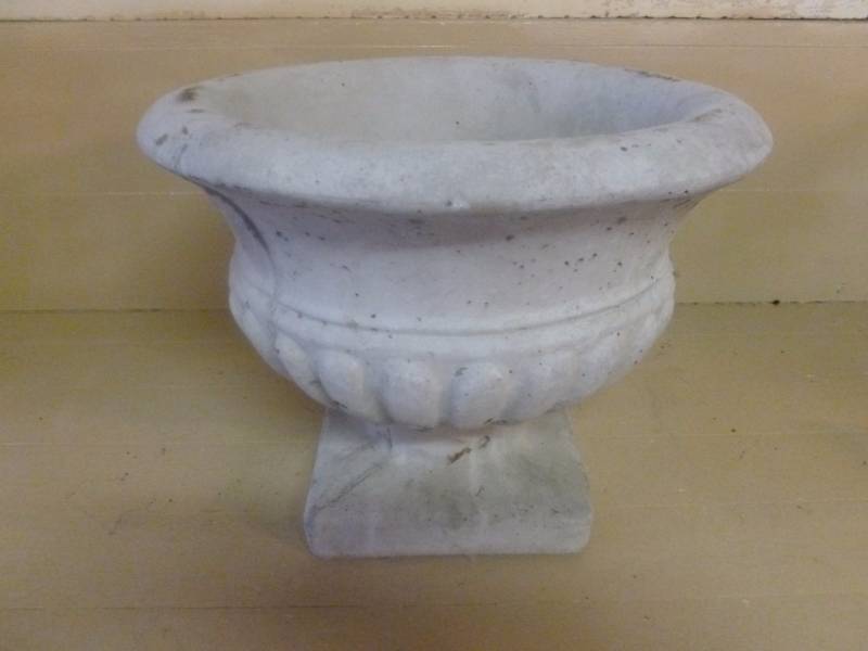 lot 195 image: Planter