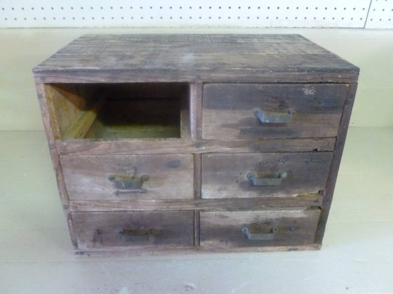 lot 203 image: Vintage Shop Cabinet