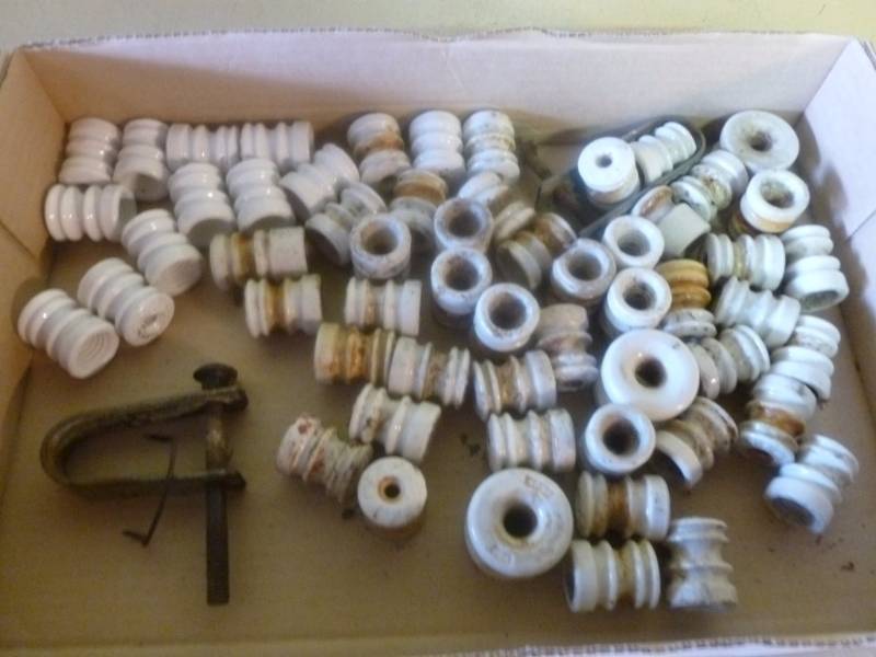 lot 211 image: Vintage Insulators