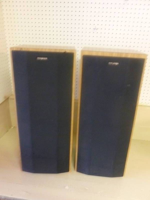 lot 251 image: Fisher Speakers