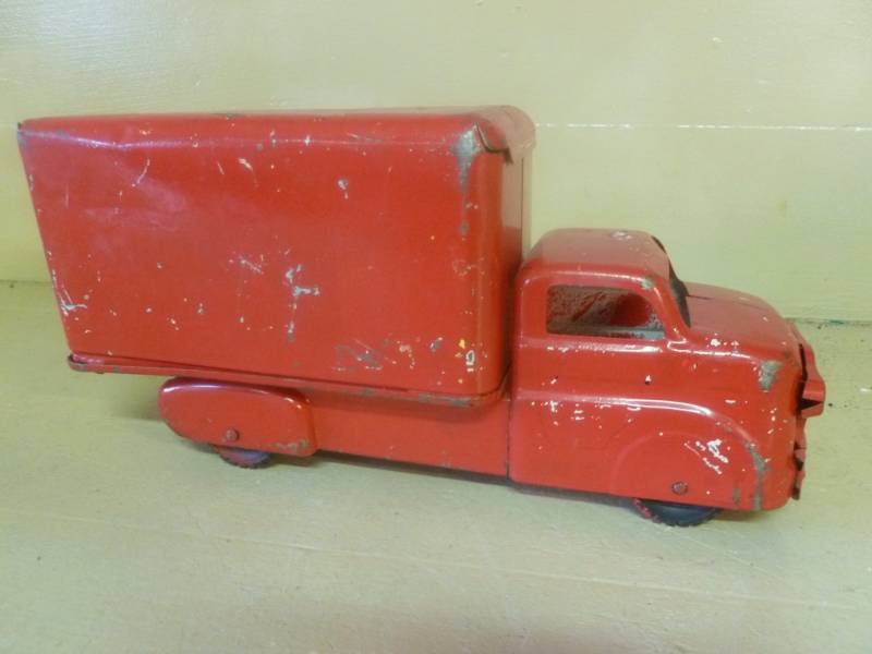 lot 274 image: Vintage Toy Truck