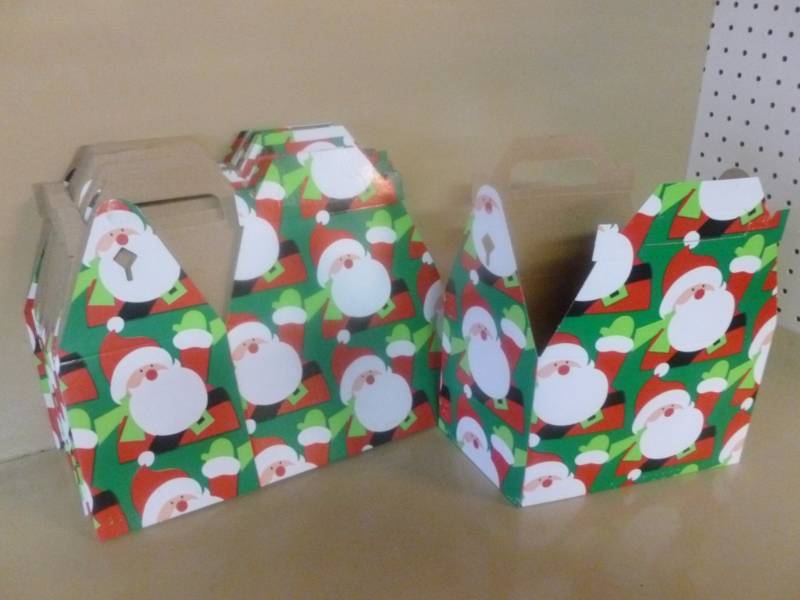 lot 284 image: New Holiday Gift Boxes