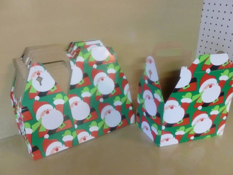lot 286 image: New Holiday Gift Boxes