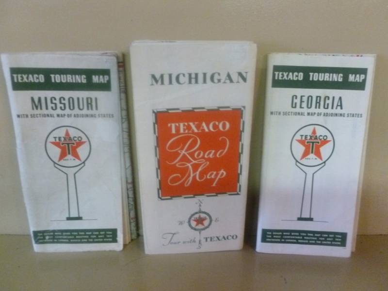 lot 290 image: Vintage Texaco Road Maps