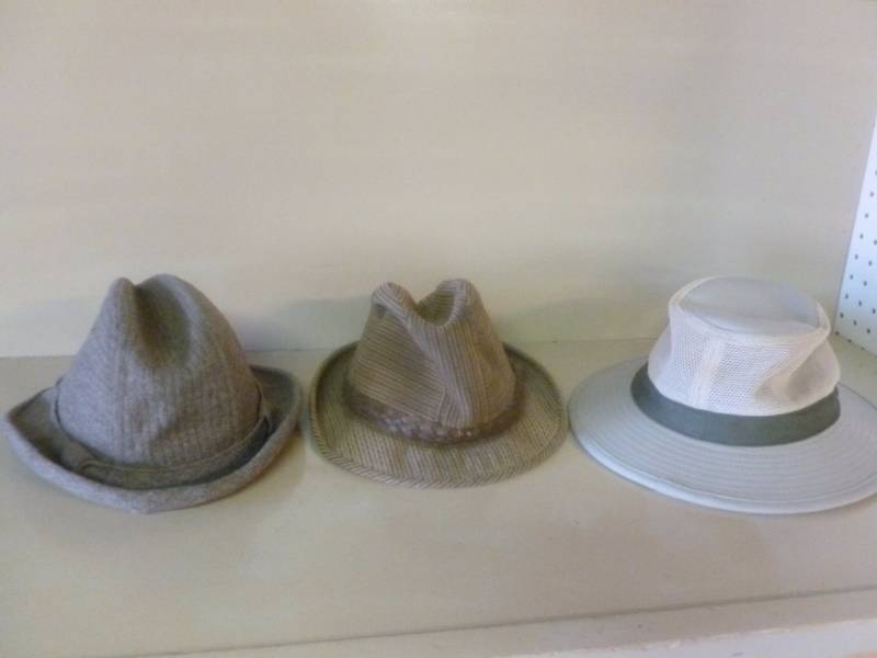 lot 318 image: Vintage Hats