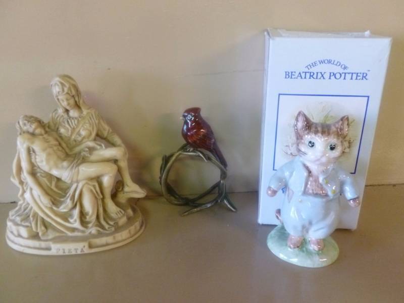 lot 322 image: Decorative